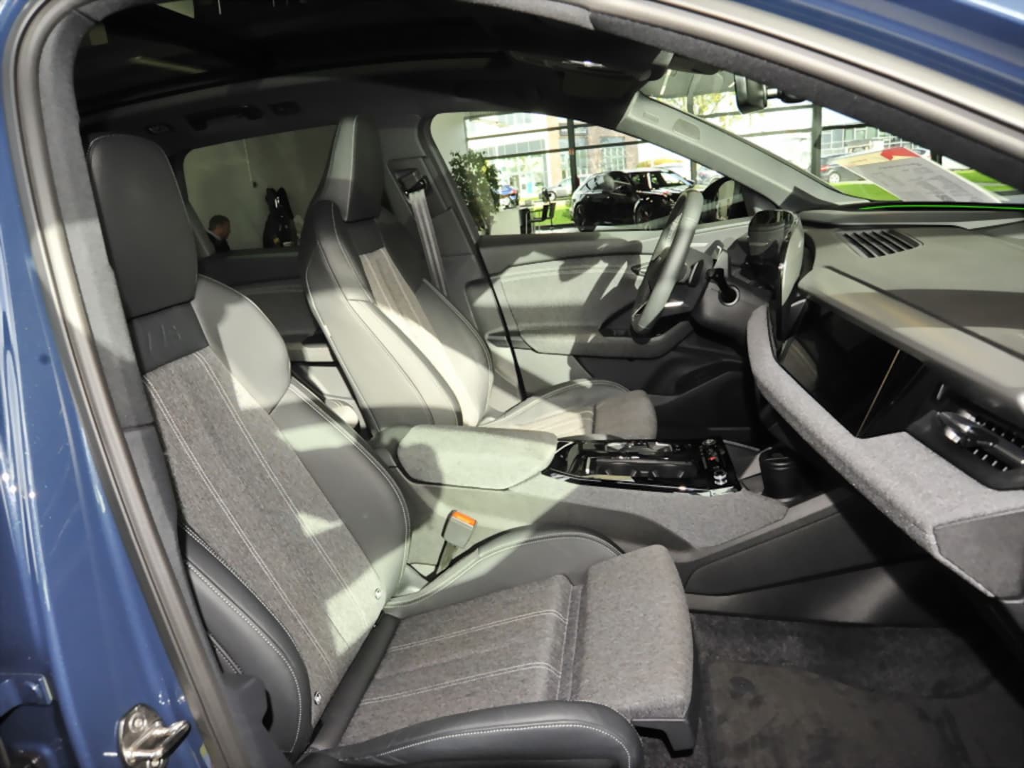 Bild über Audi Q6 SUV e-tron S line business e-tron performance 225 kW - für weitere Informationen kontaktieren Sie den Audi Partner