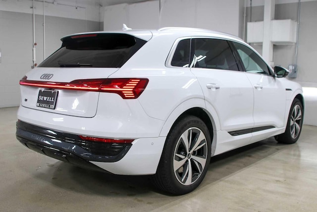 2024 Audi Q8 e-tron