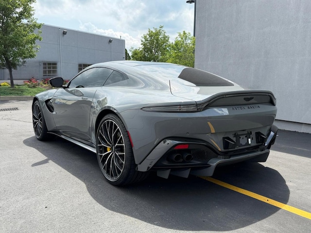 2022 Aston Martin Vantage