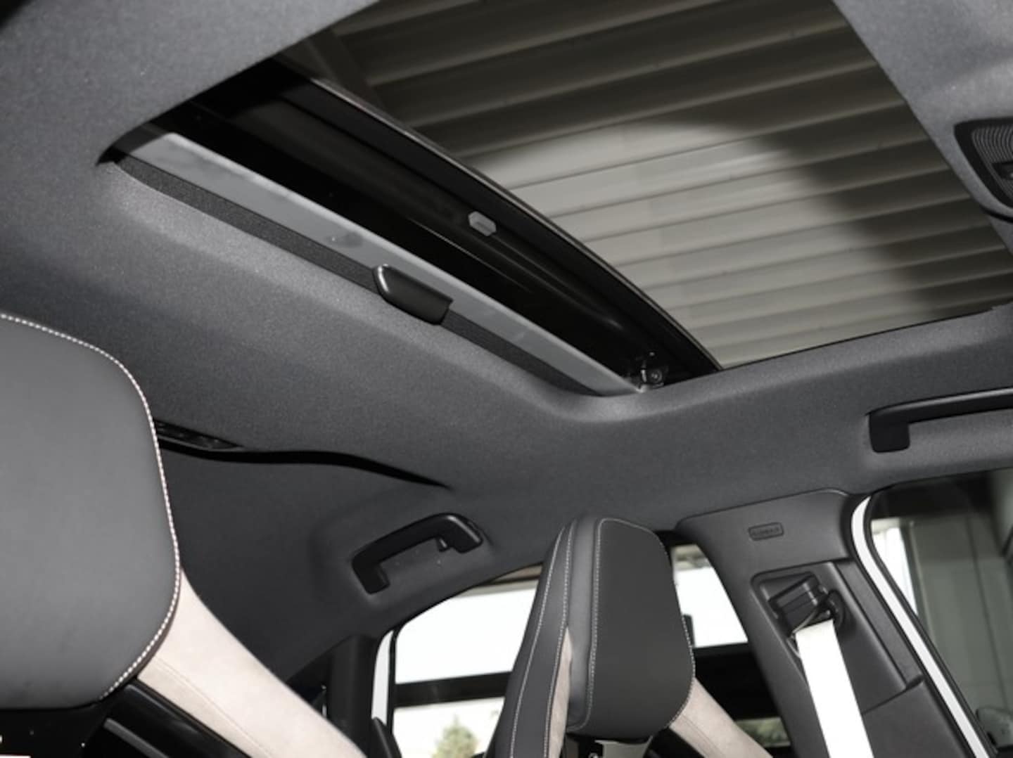 Bild über Audi RS 3 Limousine TFSI quattro 294 kW S tronic - für weitere Informationen kontaktieren Sie den Audi Partner