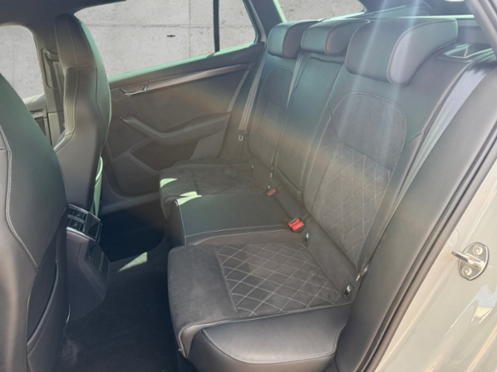 Škoda Superb Combi – Bild 15