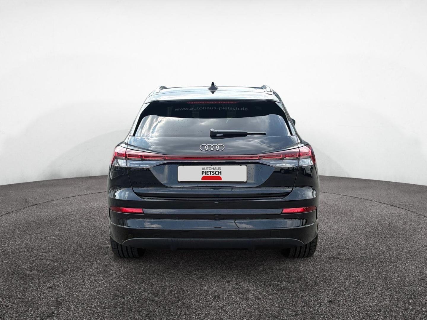 Bild über Audi Q4 SUV e-tron e-tron performance 210 kW - für weitere Informationen kontaktieren Sie den Audi Partner