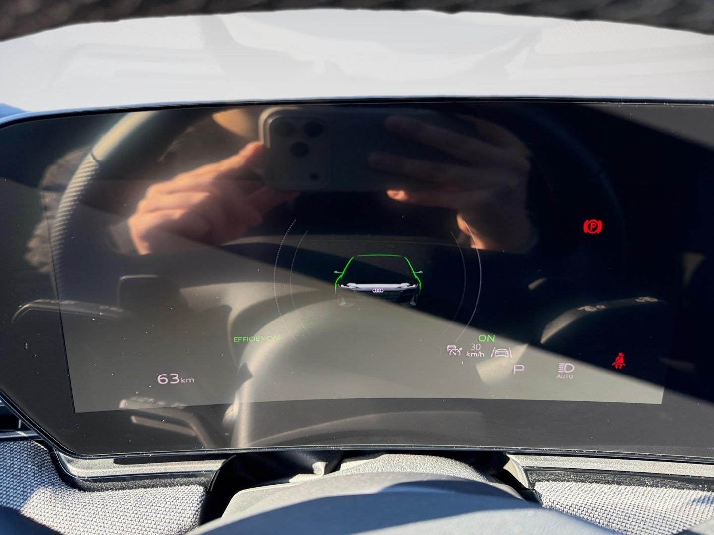 Bild über Audi A6 Avant e-tron e-tron - für weitere Informationen kontaktieren Sie den Audi Partner