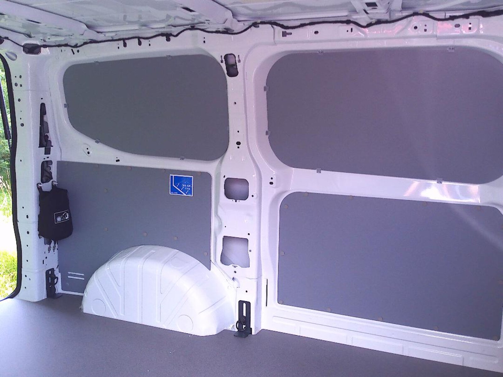 Volkswagen Transporter Kasten kurzer Radstand – Bild 16