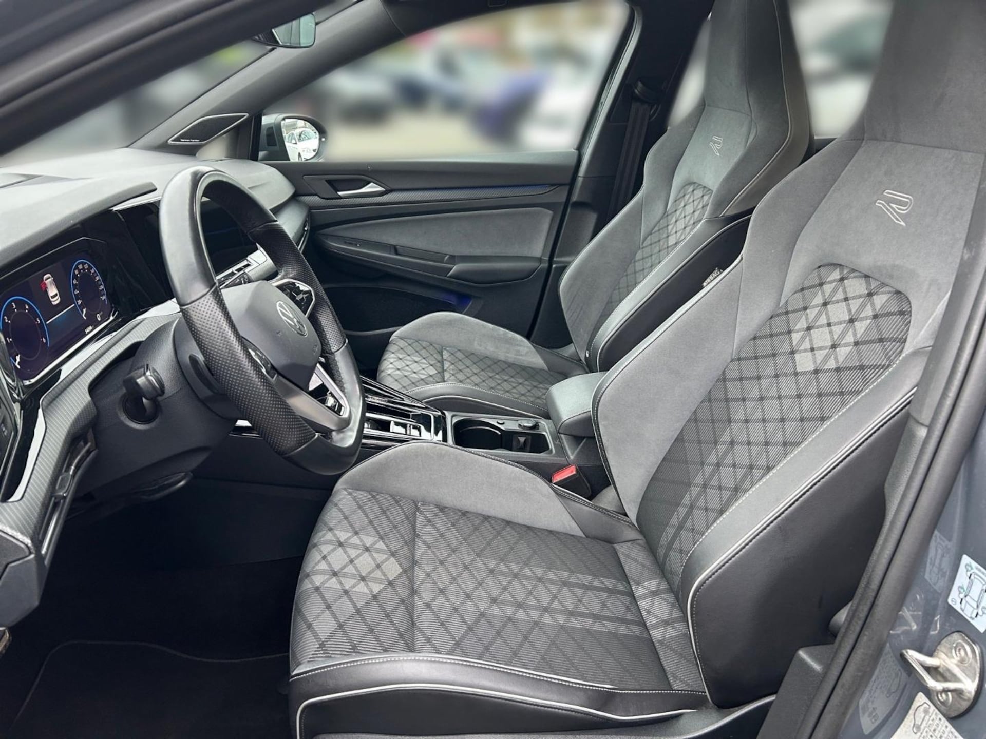 Volkswagen Golf R-Line