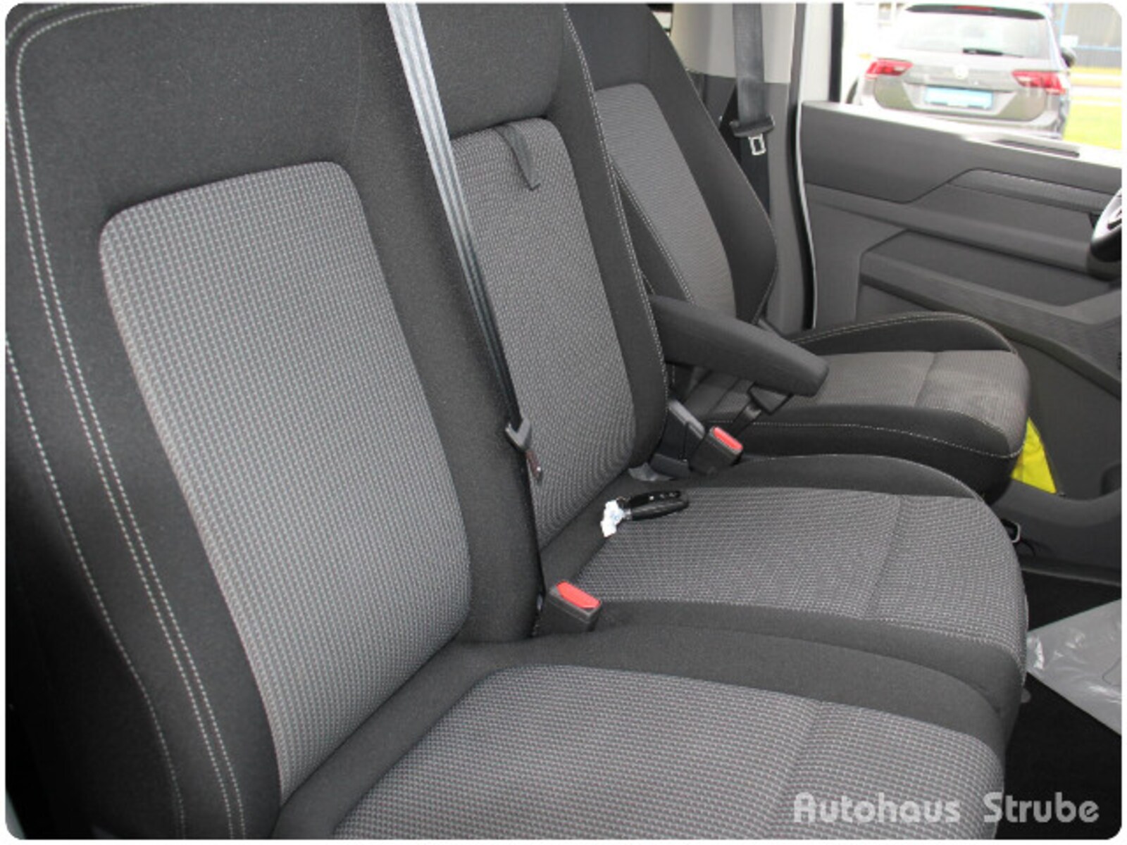 Volkswagen Caravelle – Bild 13