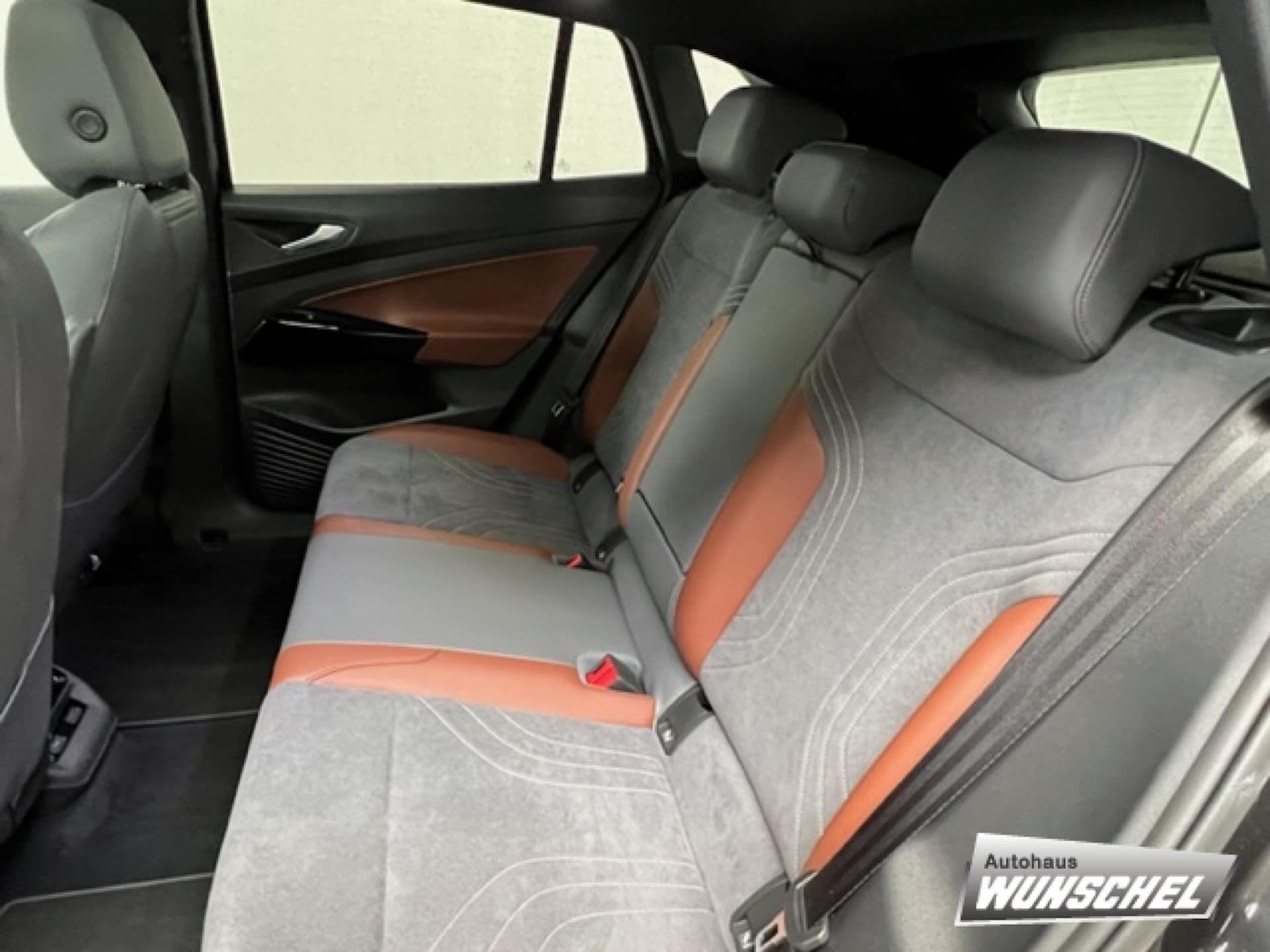 Volkswagen ID.4 1st Max