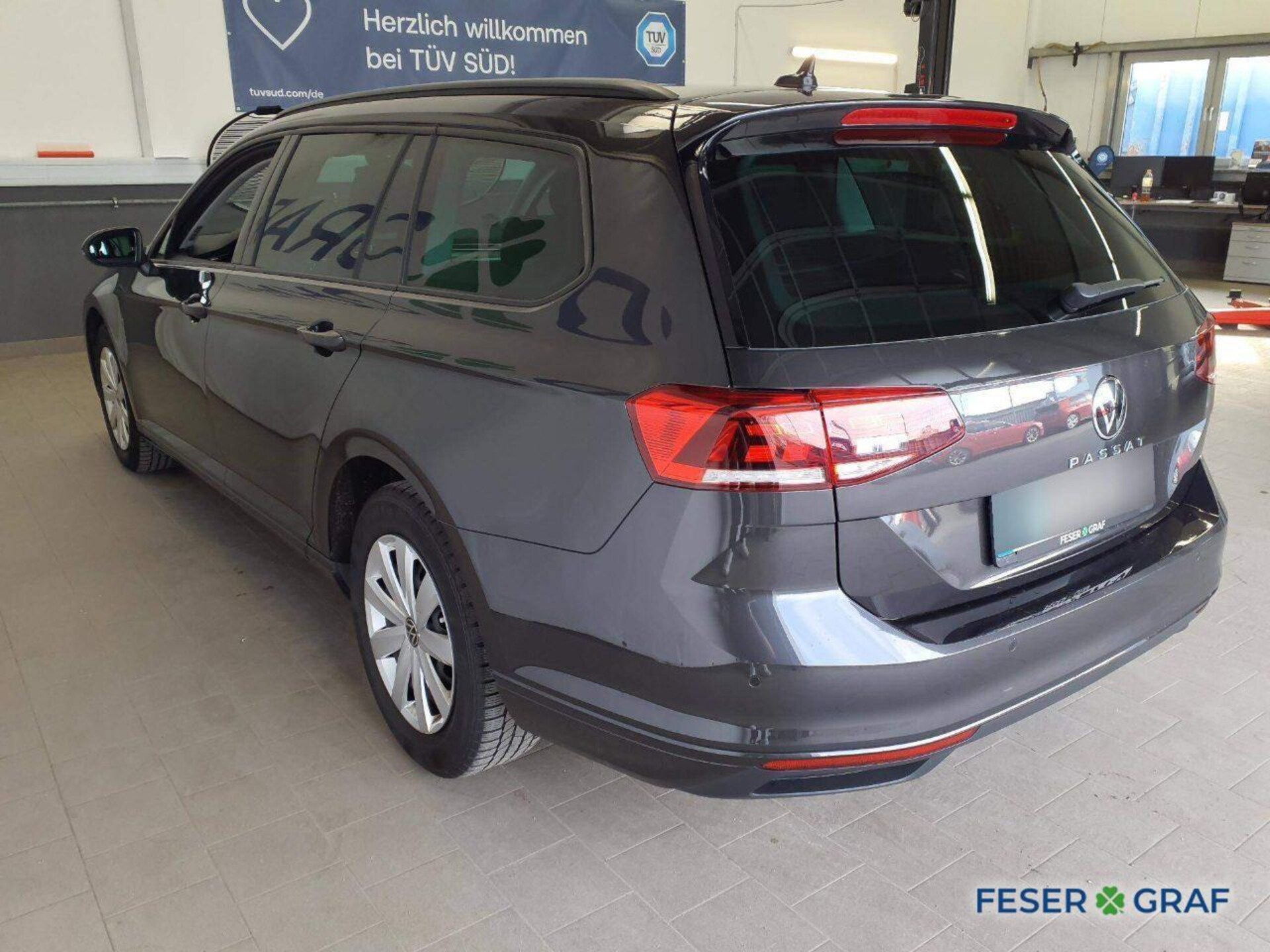 Volkswagen Passat Variant Basis-Modell