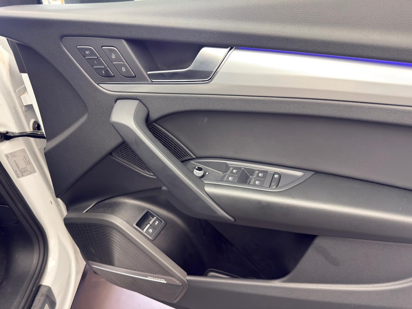 Image about Audi Q5 TFSI e S line 55 TFSI e quattro S tronic