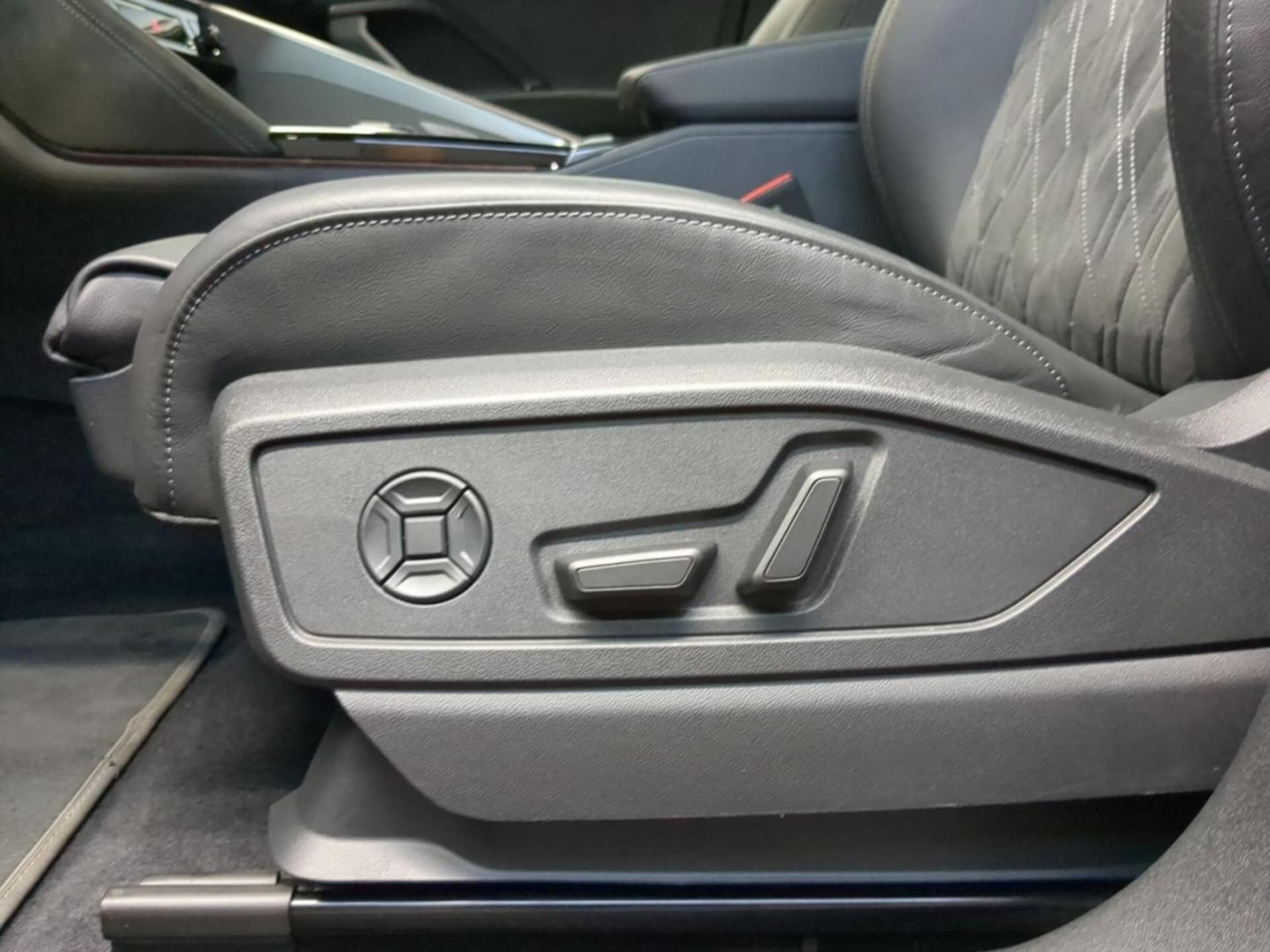 Audi Q5 Sportback edition one