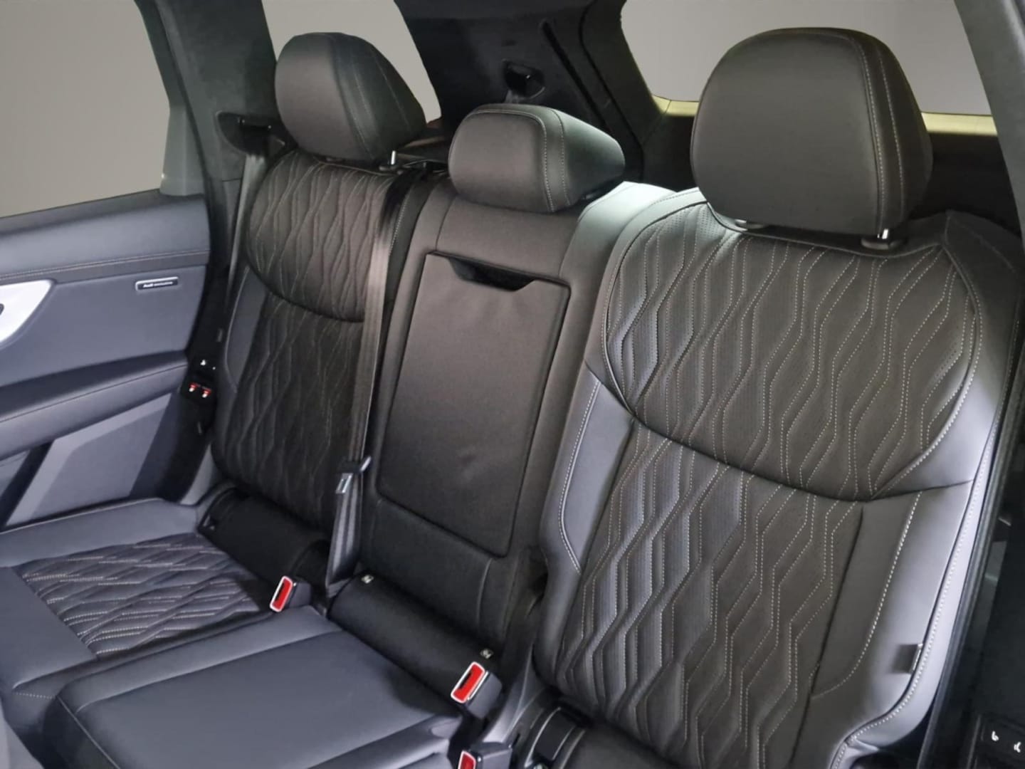 Bild über Audi Q7 SUV TDI quattro 220 kW tiptronic - für weitere Informationen kontaktieren Sie den Audi Partner