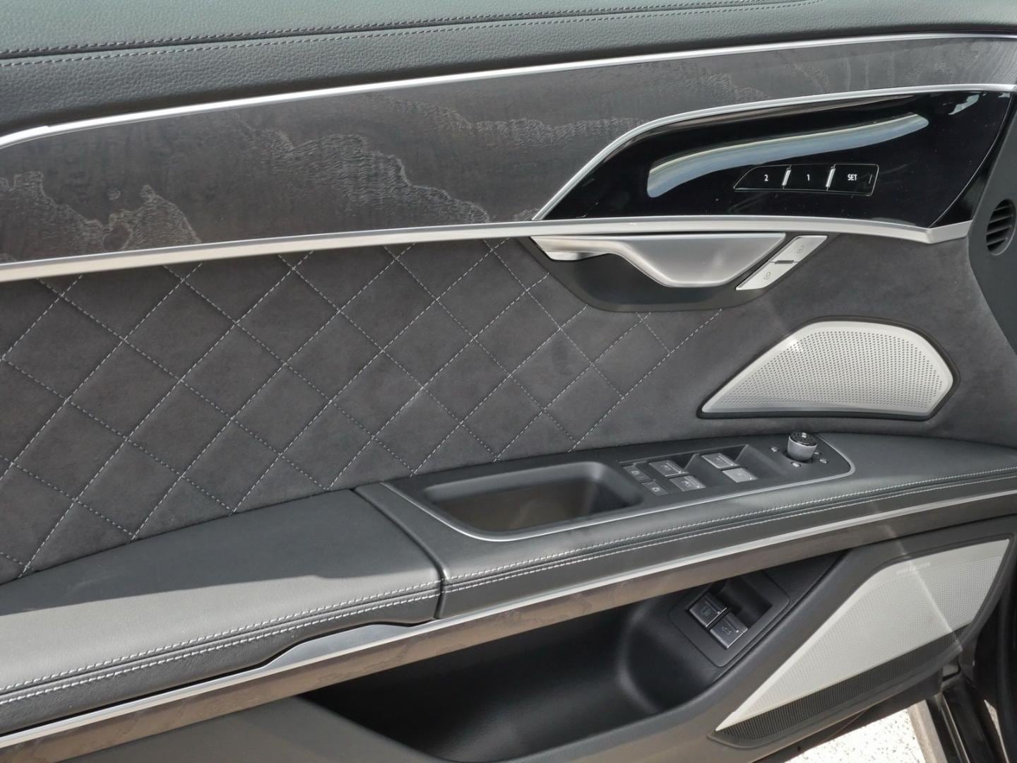 Bild über Audi A8 L TFSI e 60 TFSI e quattro tiptronic - für weitere Informationen kontaktieren Sie den Audi Partner