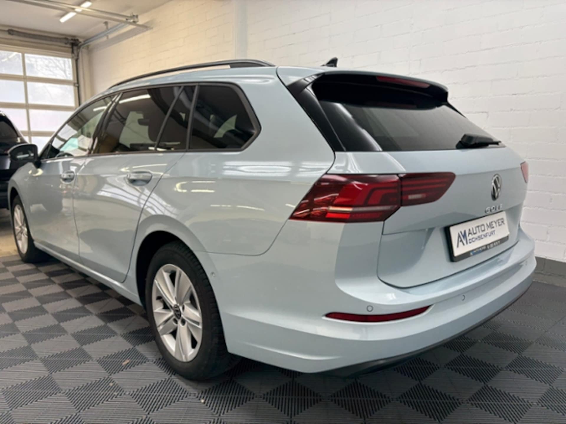 Volkswagen Golf Variant Life