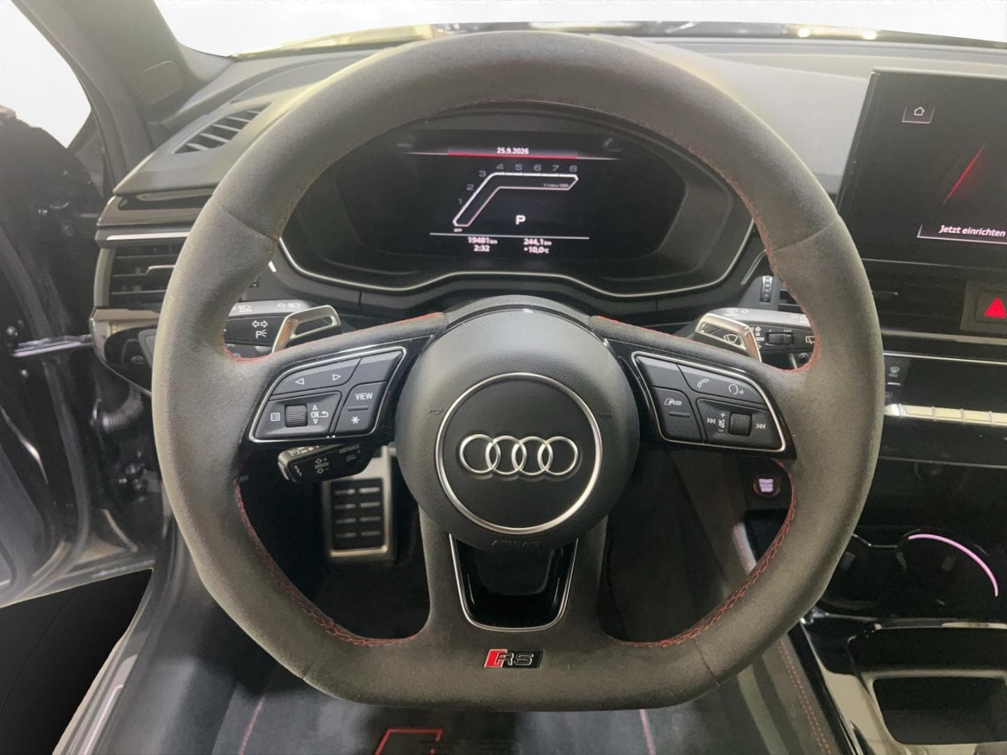 Bild über Audi RS 4 Avant TFSI quattro tiptronic - für weitere Informationen kontaktieren Sie den Audi Partner