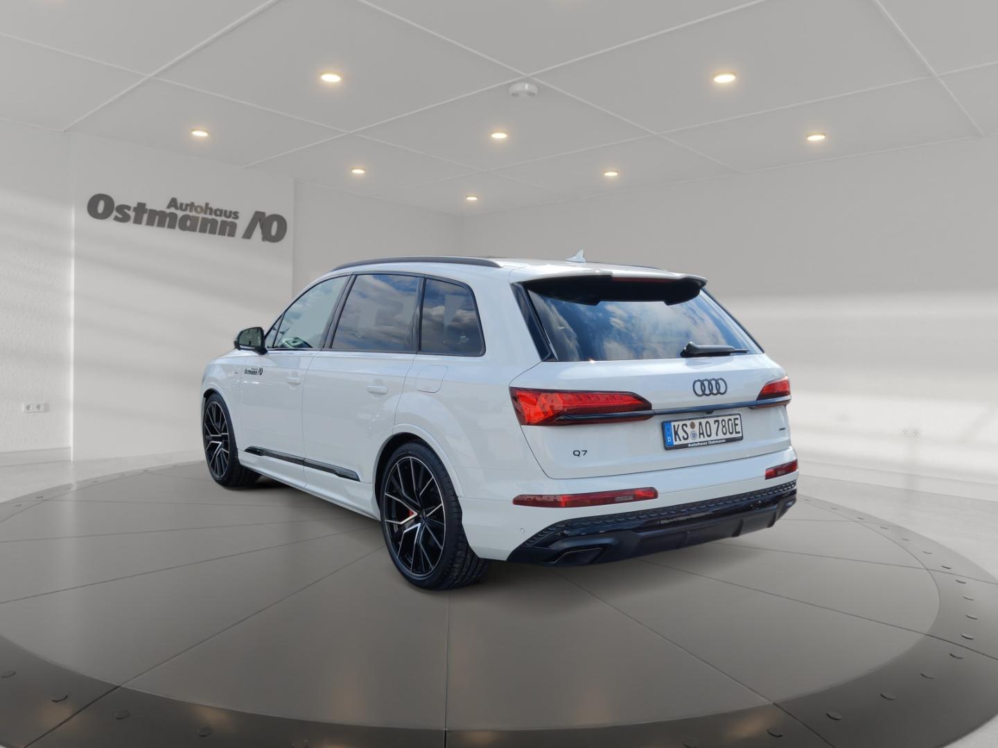 Image about Audi Q7 SUV TFSI e S line 60 TFSI e quattro tiptronic