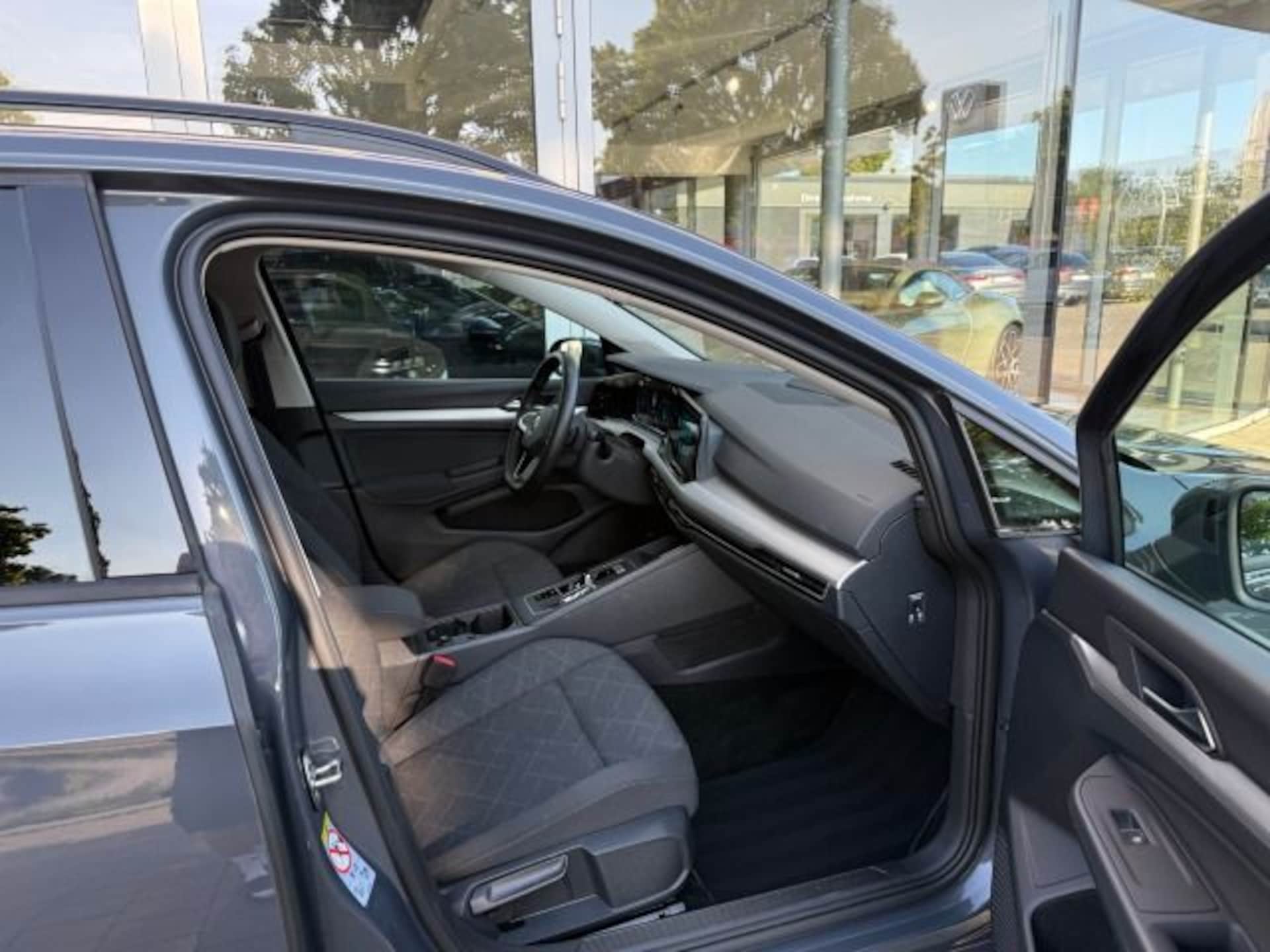 Volkswagen Golf Variant Life