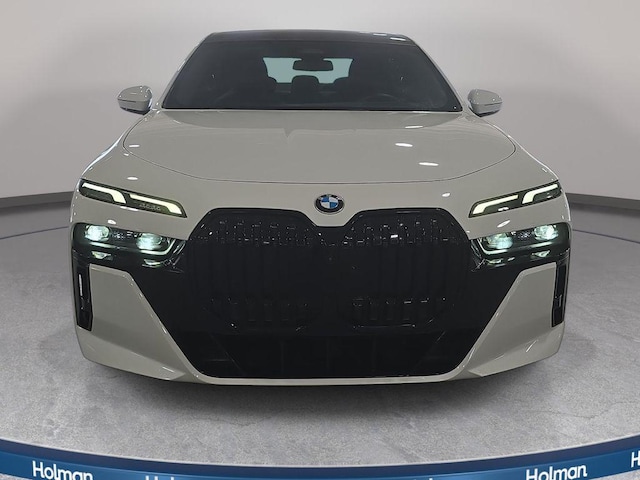 2023 BMW 740