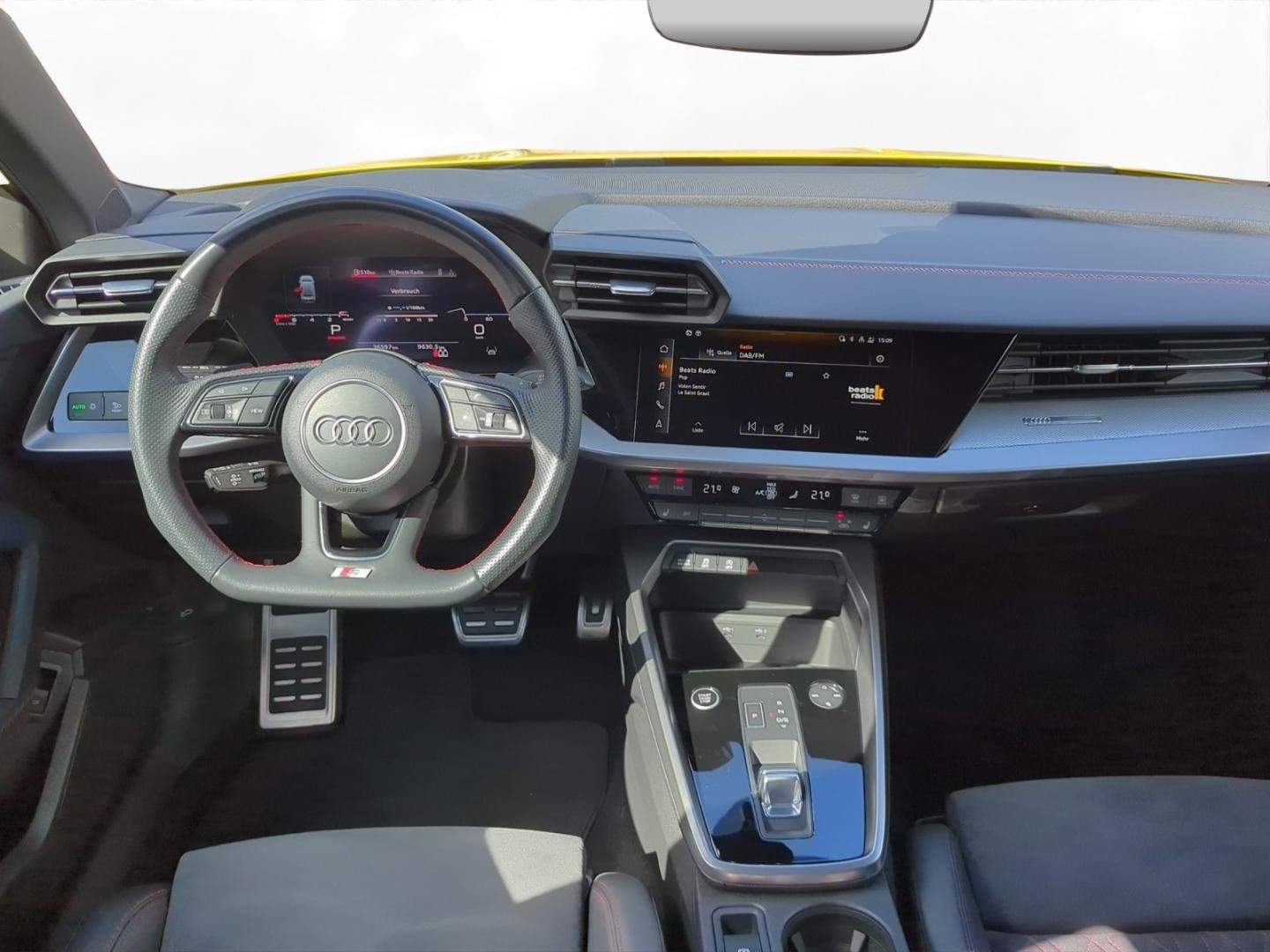 Bild über Audi A3 Limousine S line 35 TFSI S tronic - für weitere Informationen kontaktieren Sie den Audi Partner