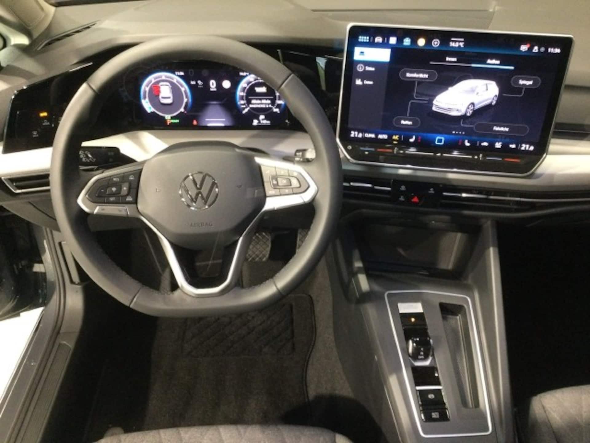 Volkswagen Golf Life