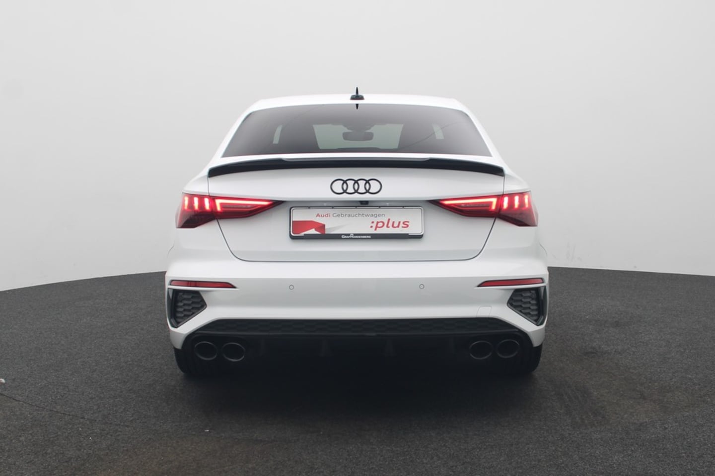 Bild über Audi S3 Limousine TFSI quattro S tronic - für weitere Informationen kontaktieren Sie den Audi Partner