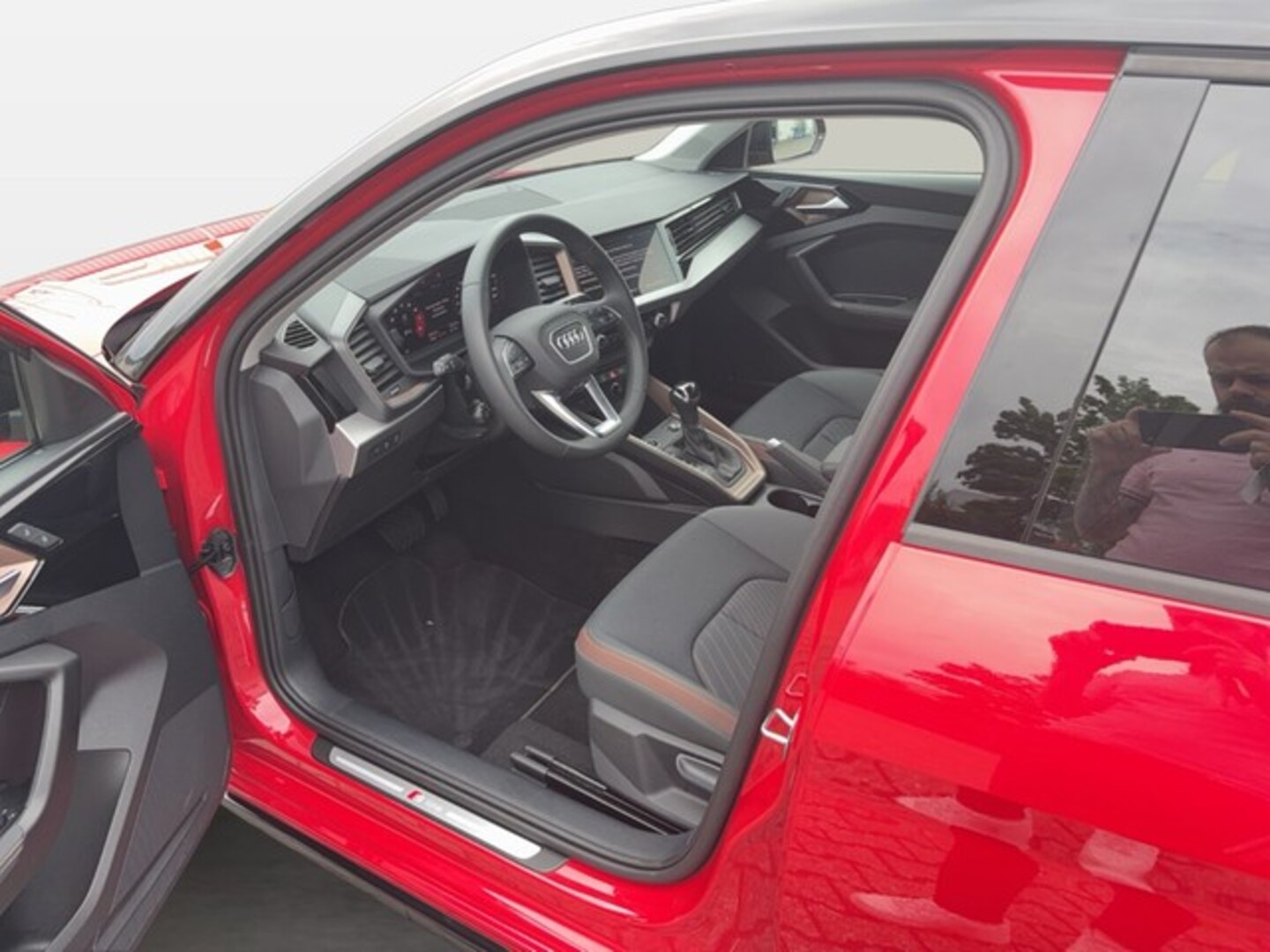 Bild über Audi A1 Sportback S line 25 TFSI S tronic - für weitere Informationen kontaktieren Sie den Audi Partner