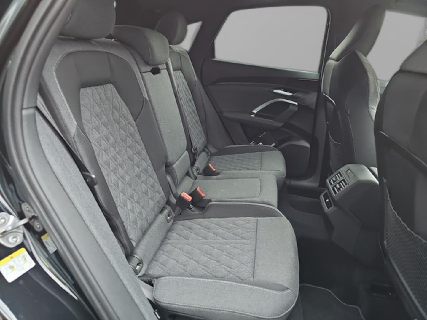 Bild über Audi Q5 Sportback TDI quattro 150 kW S tronic - für weitere Informationen kontaktieren Sie den Audi Partner