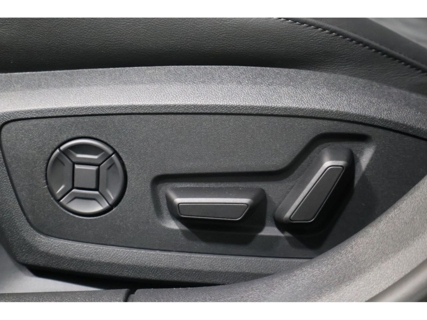 Bild über Audi A6 Avant edition one TDI quattro 220 kW S tronic - für weitere Informationen kontaktieren Sie den Audi Partner