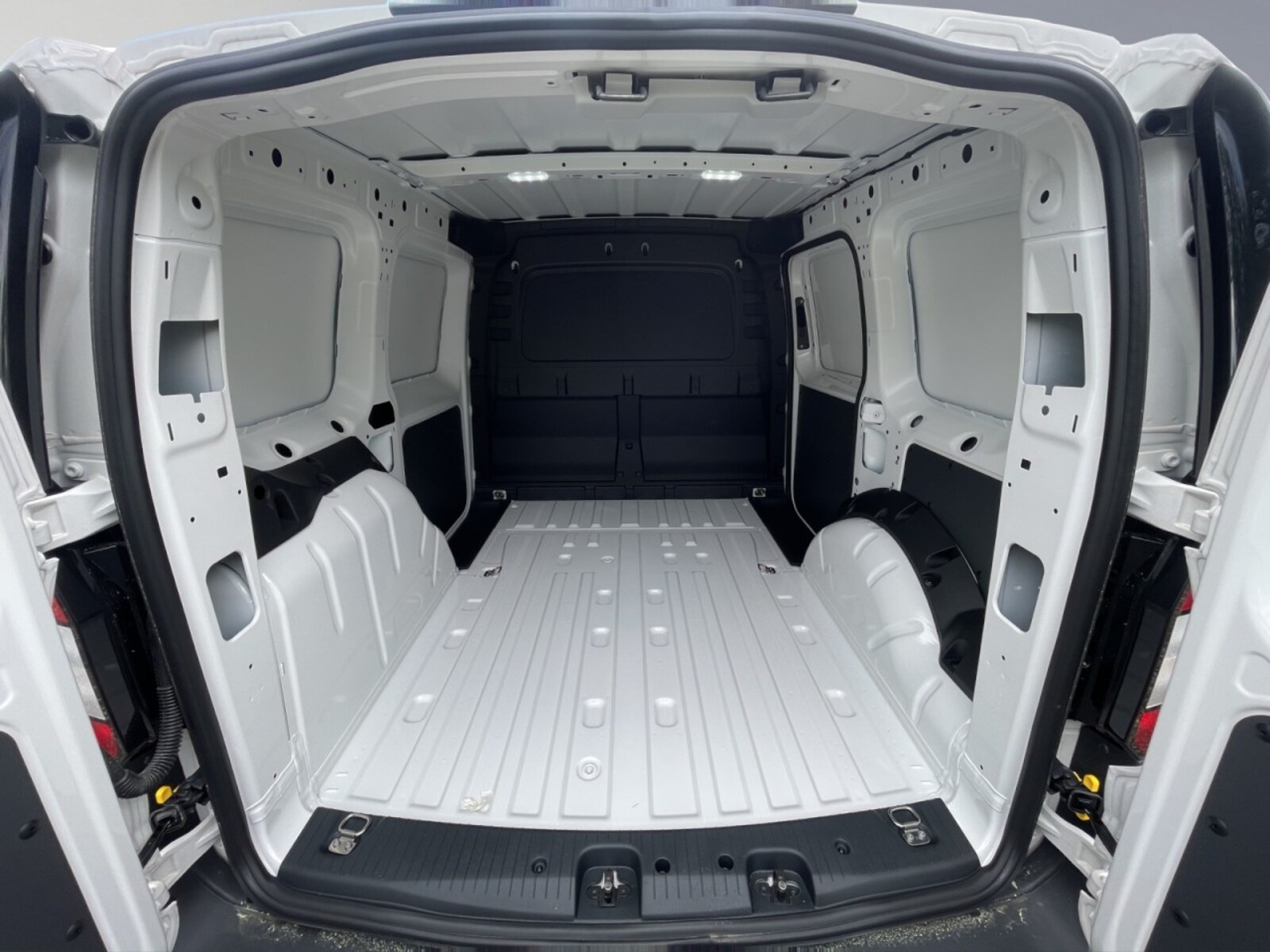 Volkswagen Caddy Cargo – Bild 11
