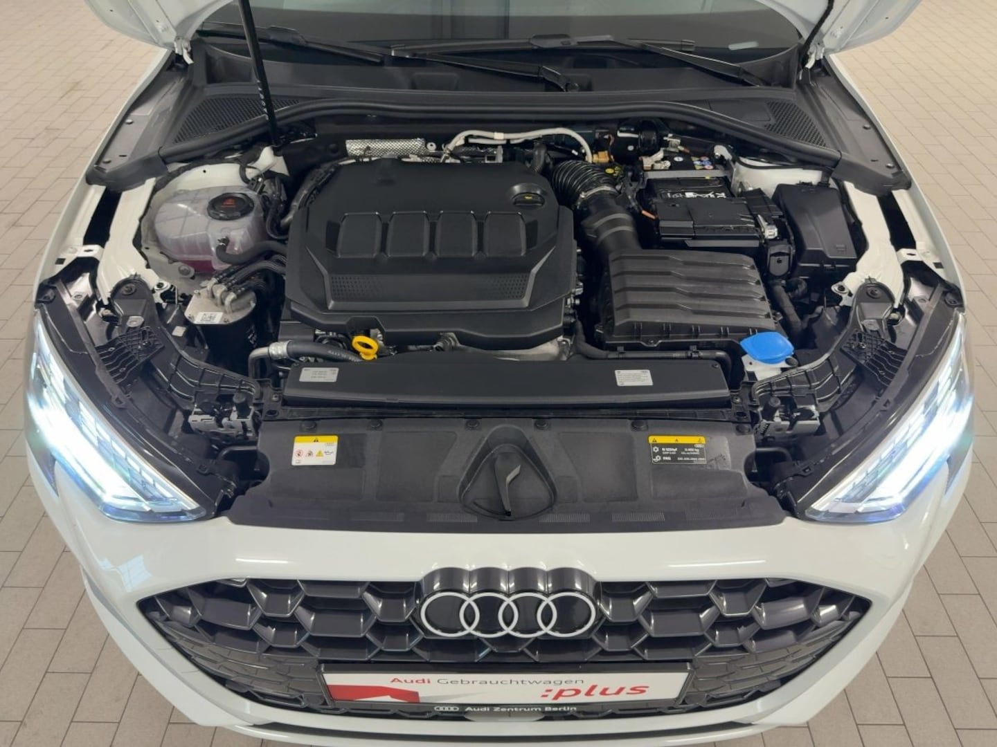Bild über Audi A3 Sportback TDI S tronic - für weitere Informationen kontaktieren Sie den Audi Partner