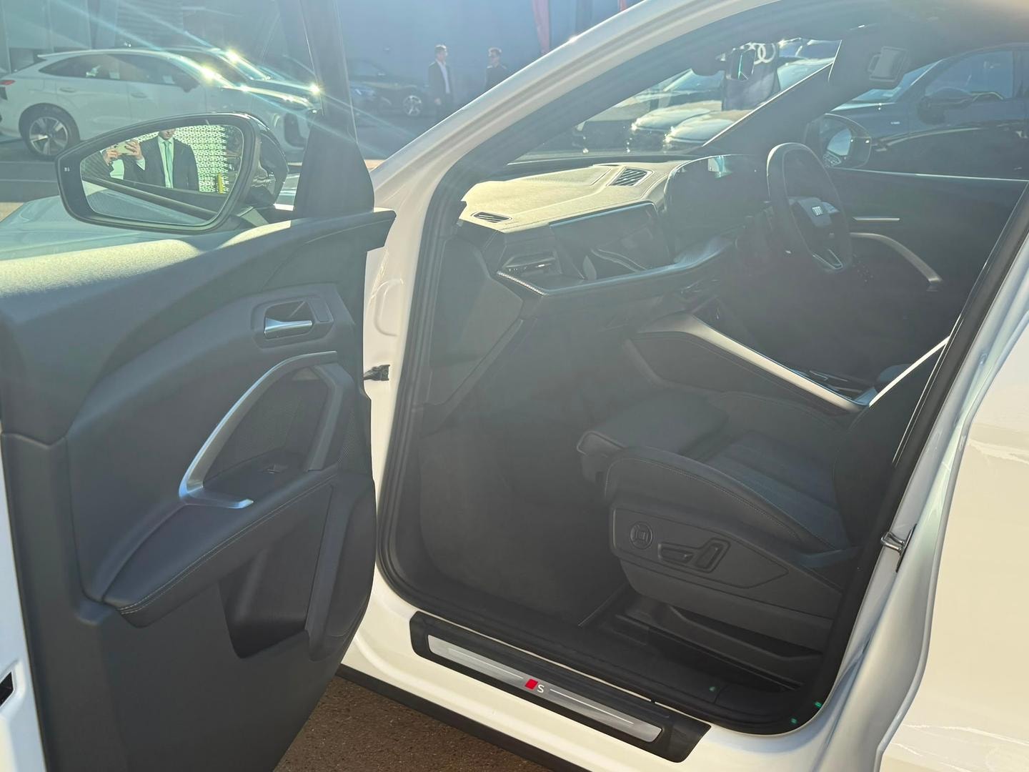 Image about Audi Q5 SUV e-hybrid quattro S tronic