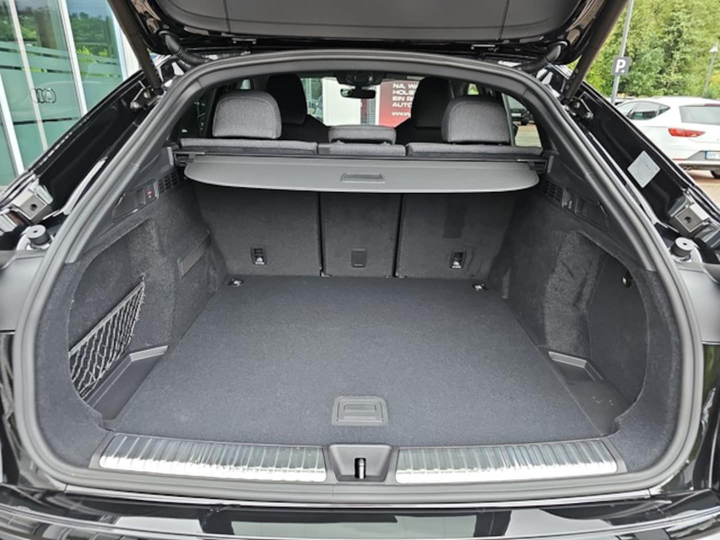 Bild über Audi Q5 Sportback TDI quattro 150 kW S tronic - für weitere Informationen kontaktieren Sie den Audi Partner