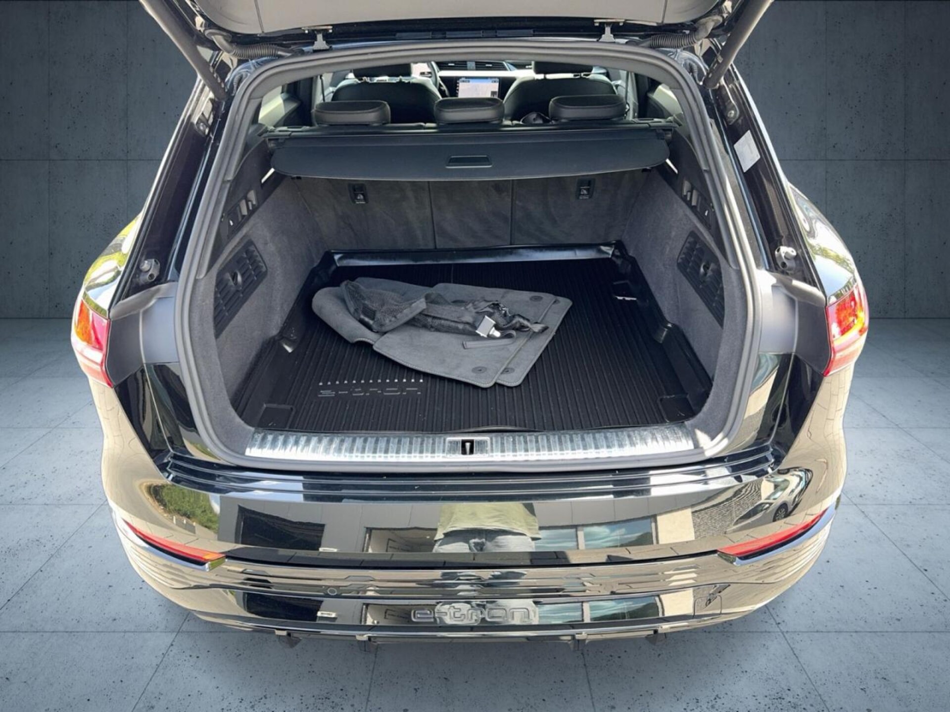 Audi Q8 e-tron S line