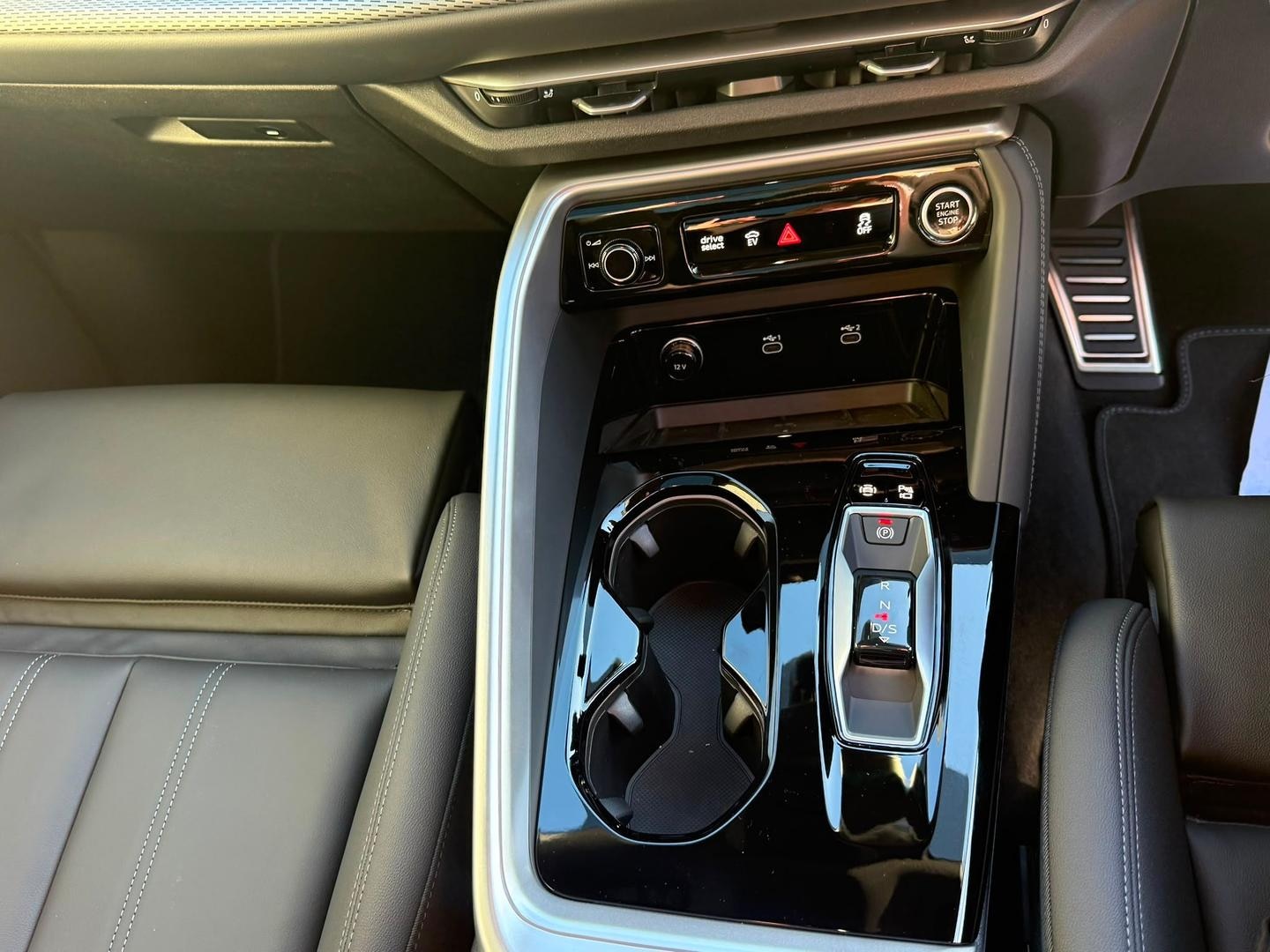 Image about Audi Q5 SUV e-hybrid quattro S tronic