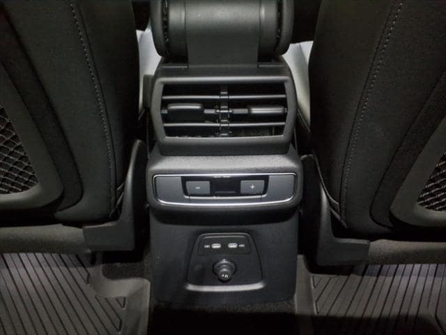 2025 Audi Q4 e-tron Premium Plus - Photo 8