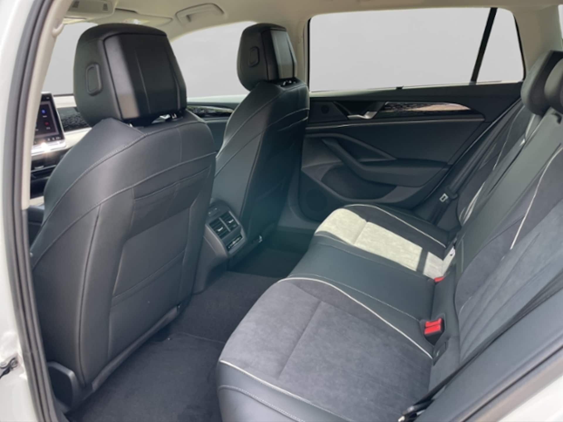 Volkswagen Passat Elegance