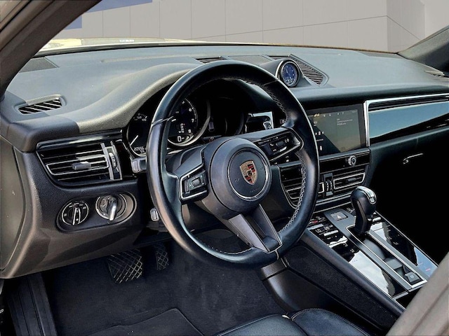 2023 Porsche Macan