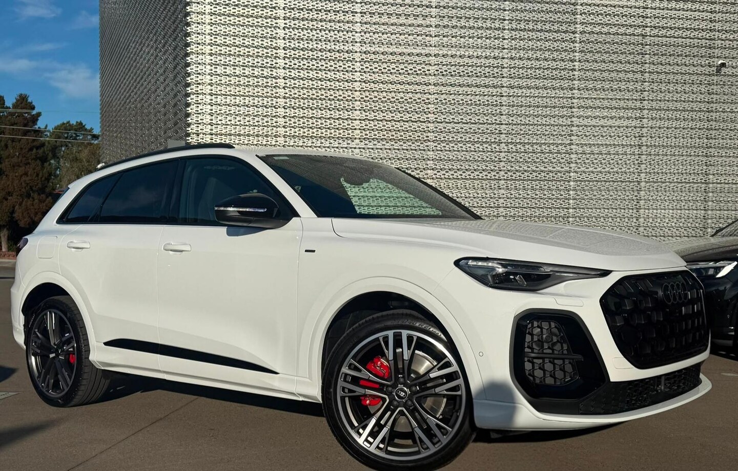 Image about Audi Q5 SUV e-hybrid quattro S tronic