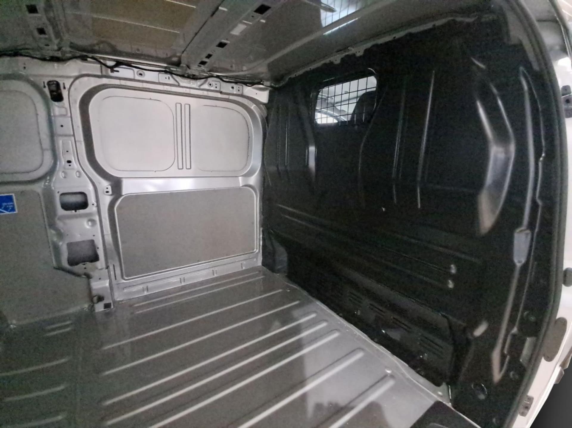 Volkswagen Transporter Kasten langer Radstand