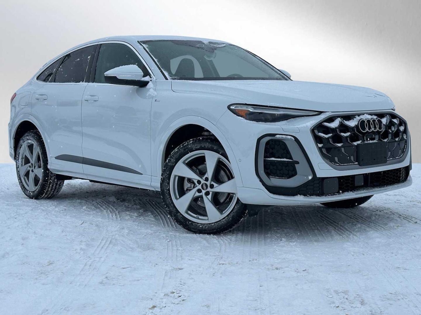 2025 Audi Q5 Sportback 45 Premium Plus's photo