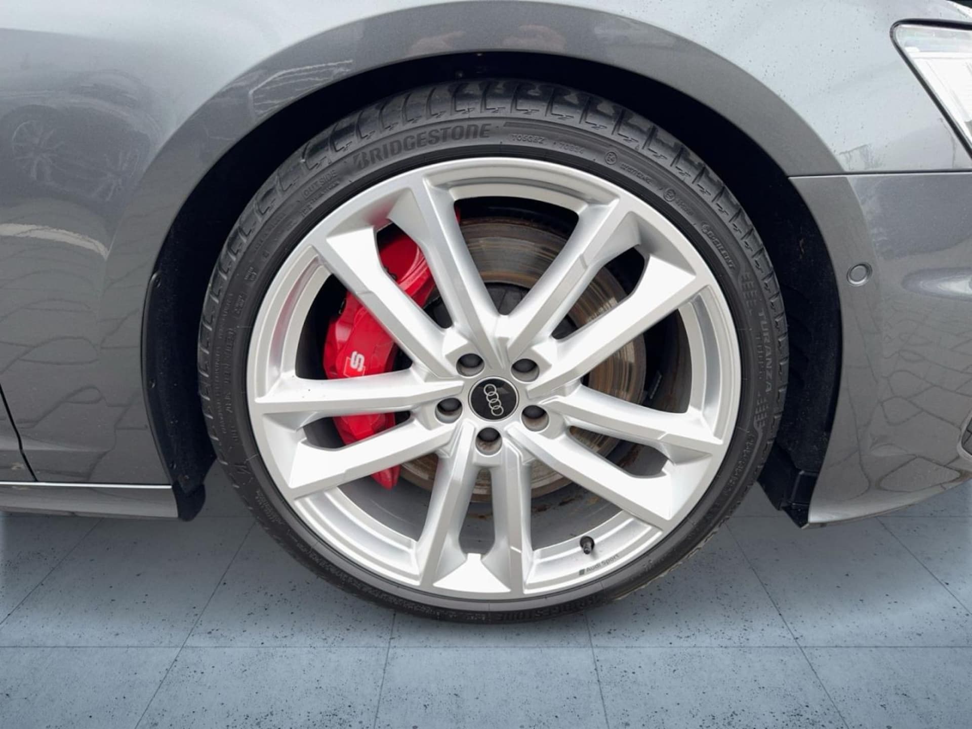 Audi S6 Avant