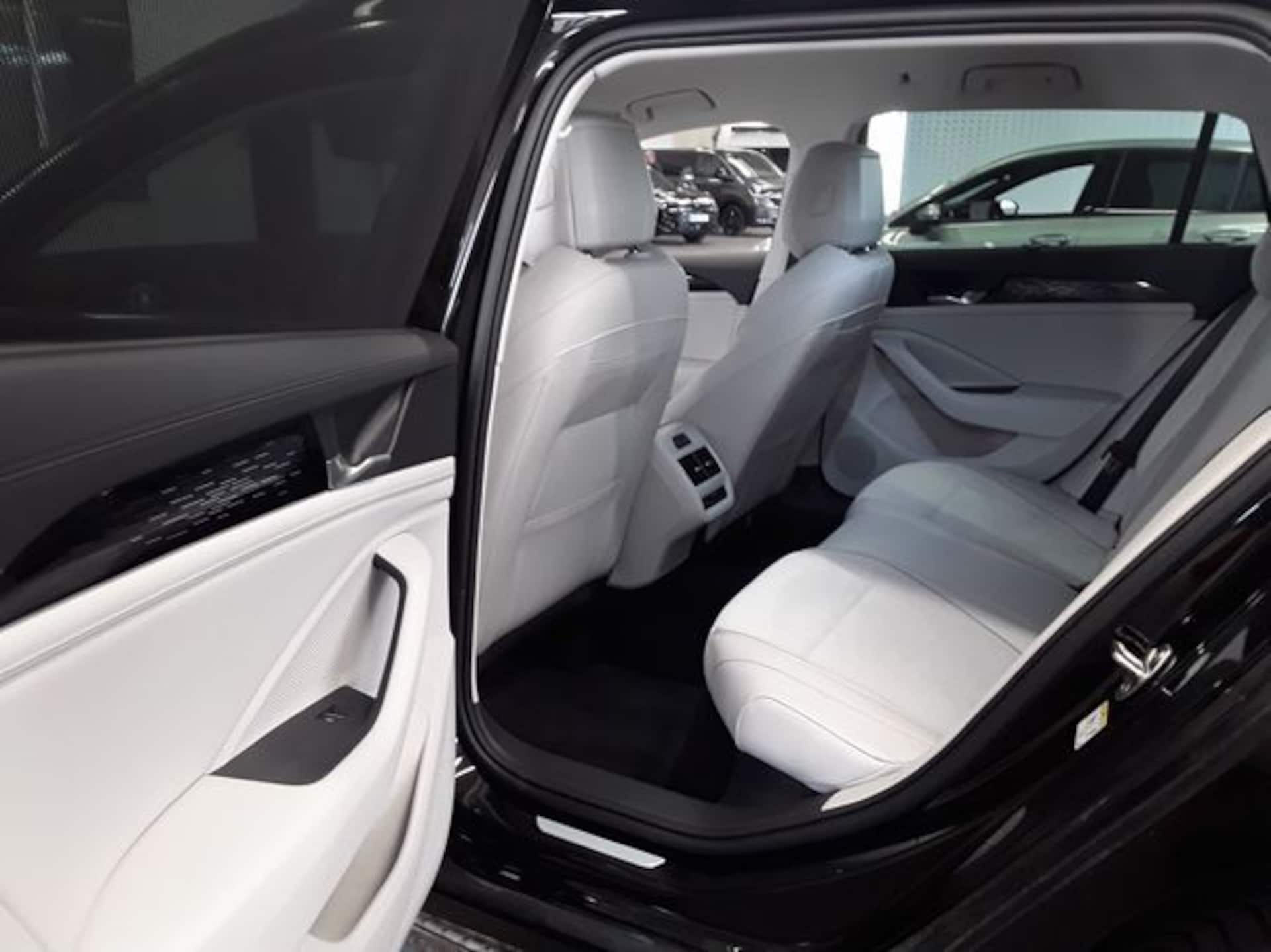 Volkswagen Passat Elegance