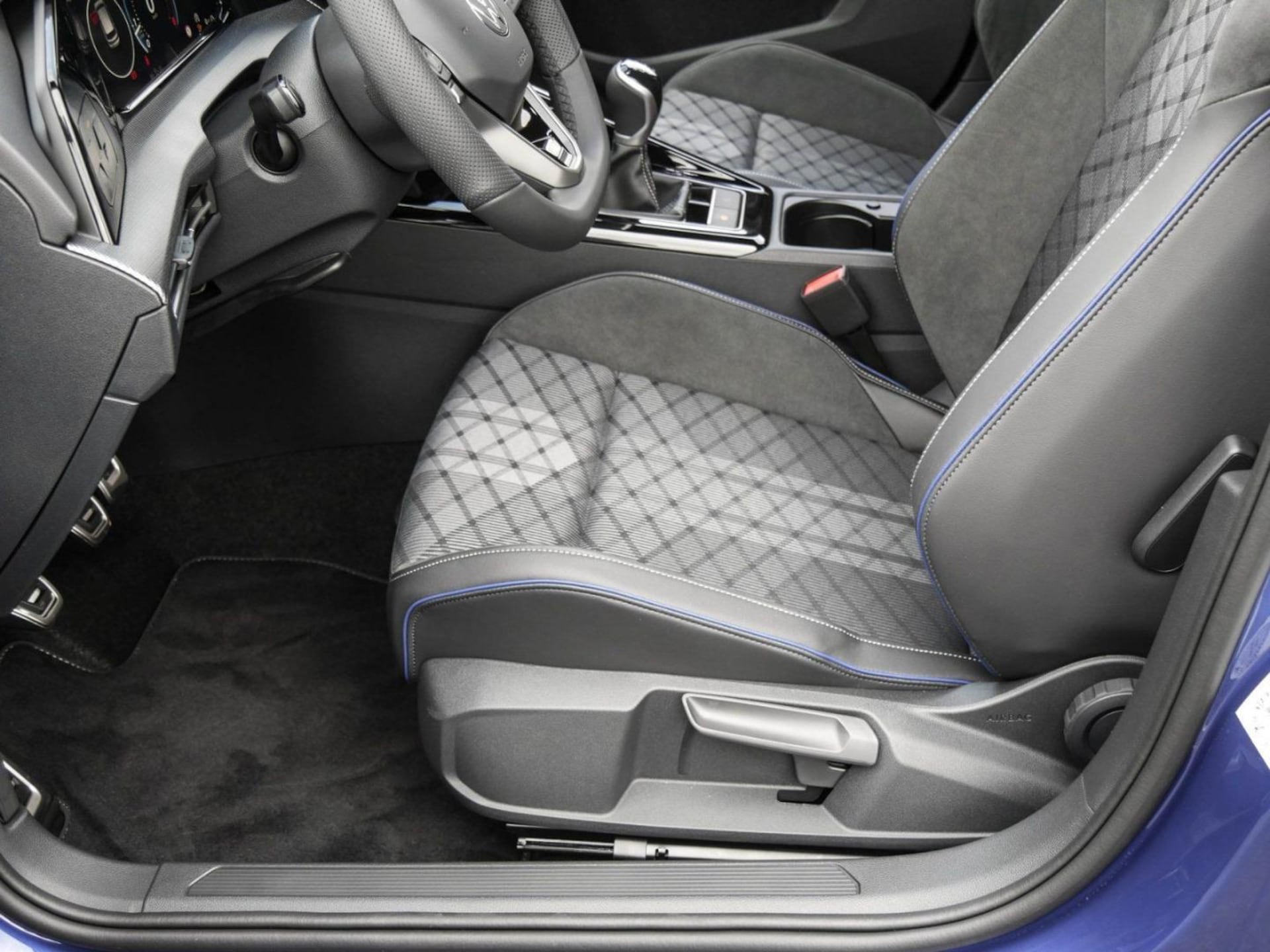 Volkswagen Golf R-Line