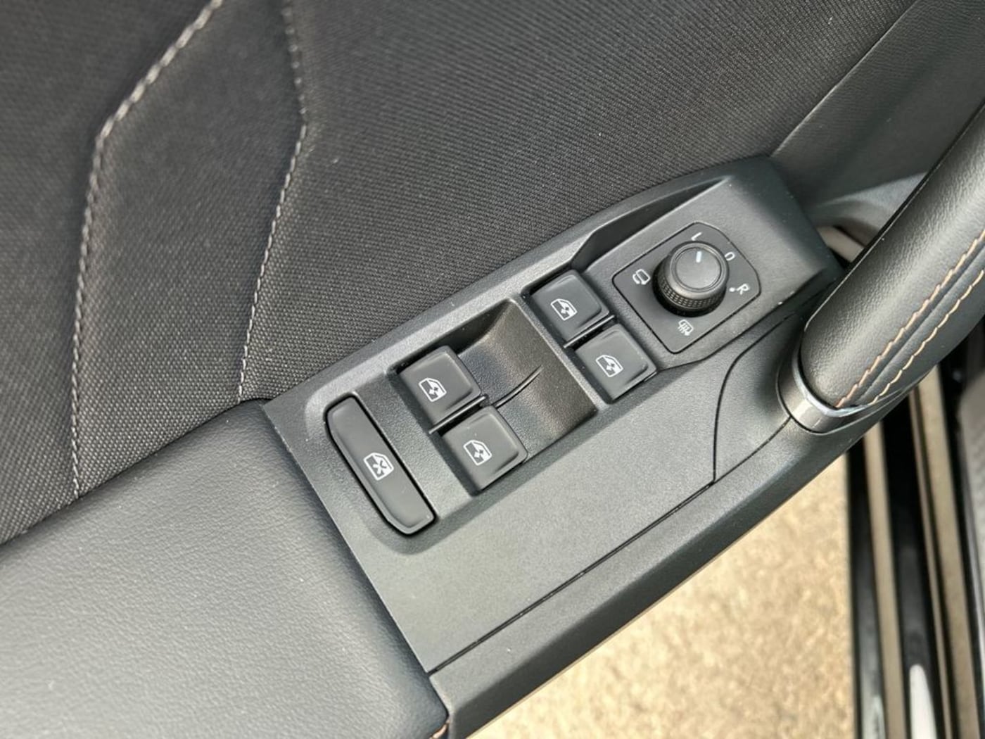 CUPRA Leon Sportstourer 1.5 TSI 110 kW (150 CV) — photo 13