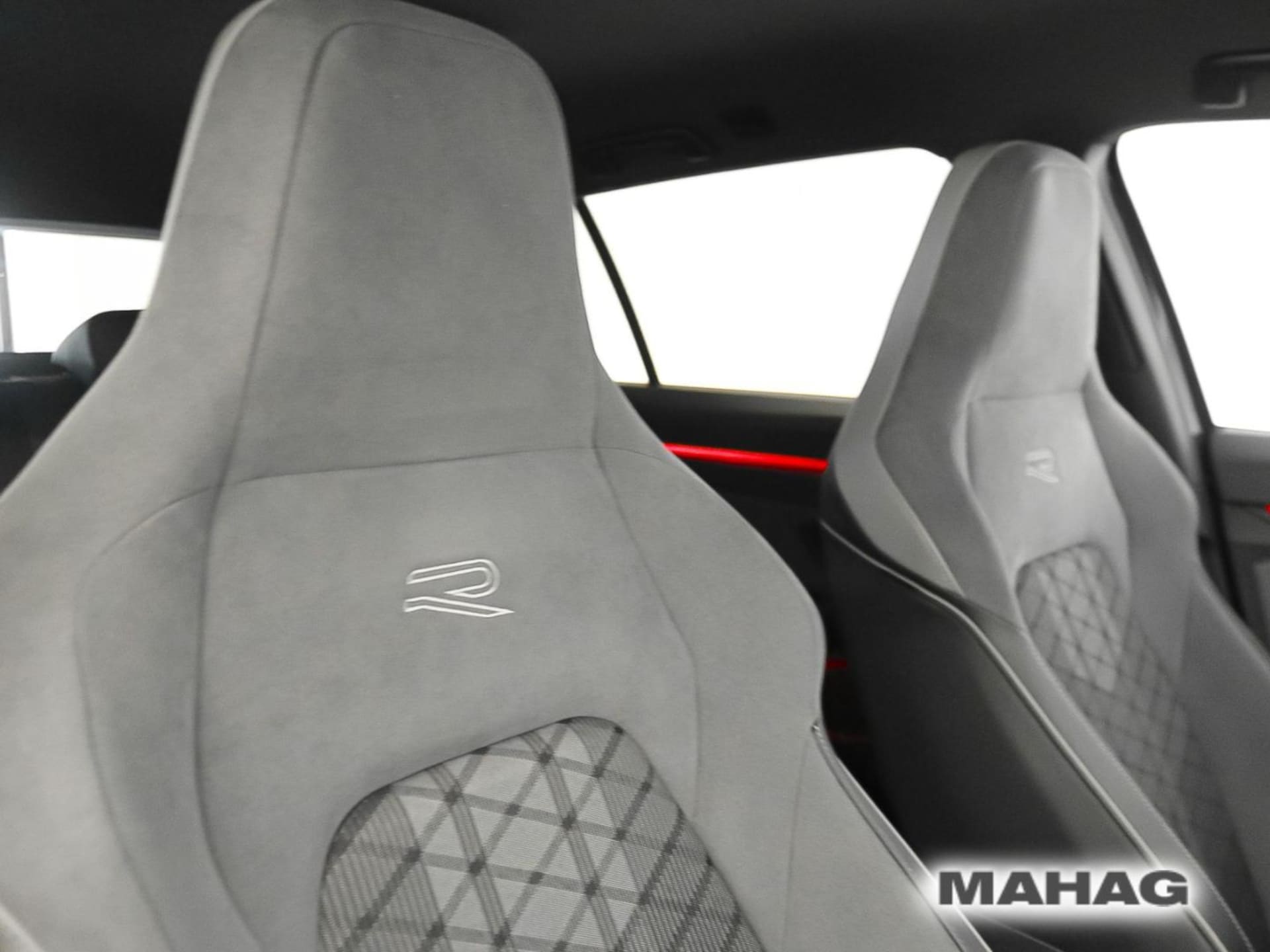 Volkswagen Golf Variant R-Line
