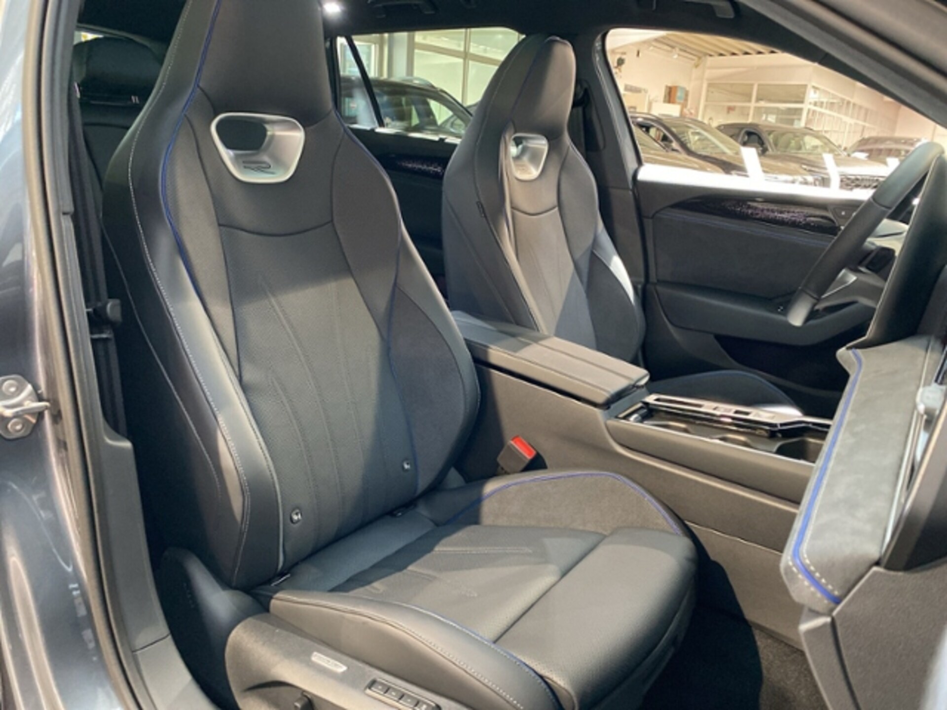 Volkswagen Passat R-Line