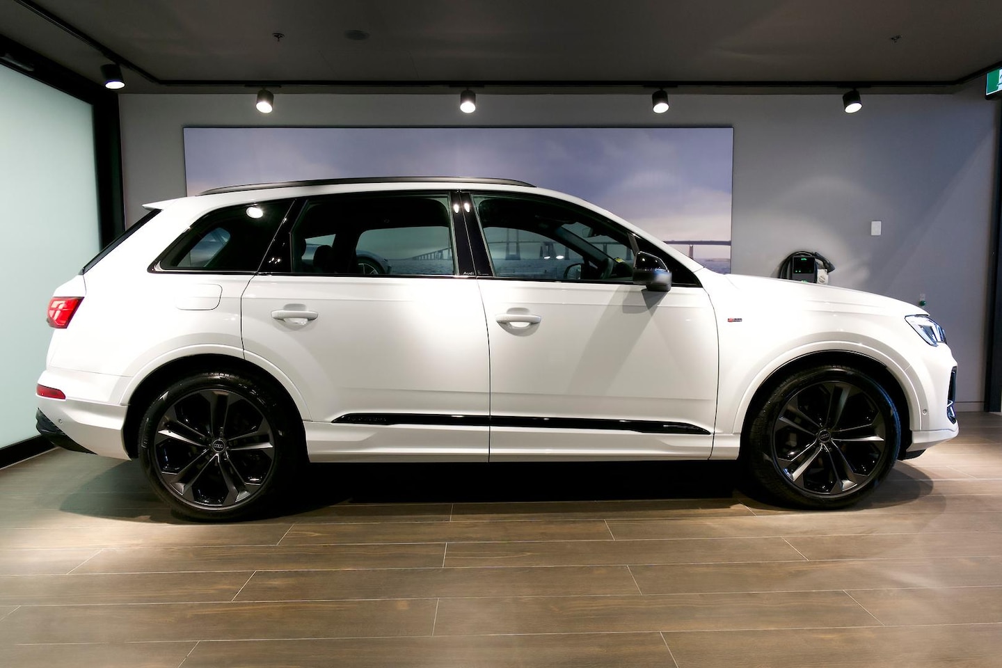 Image about Audi Q7 SUV TFSI quattro tiptronic