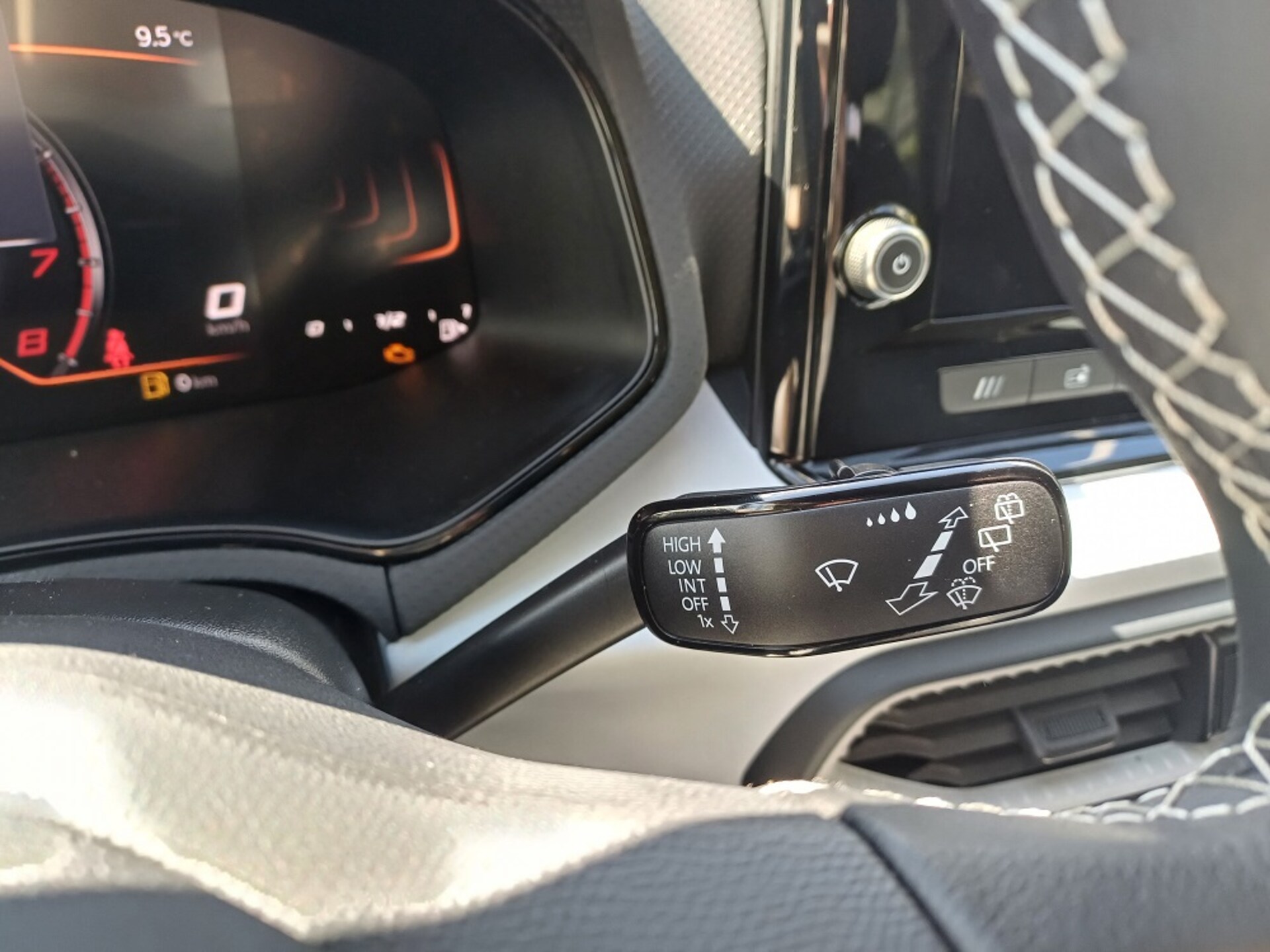 SEAT Arona Reference