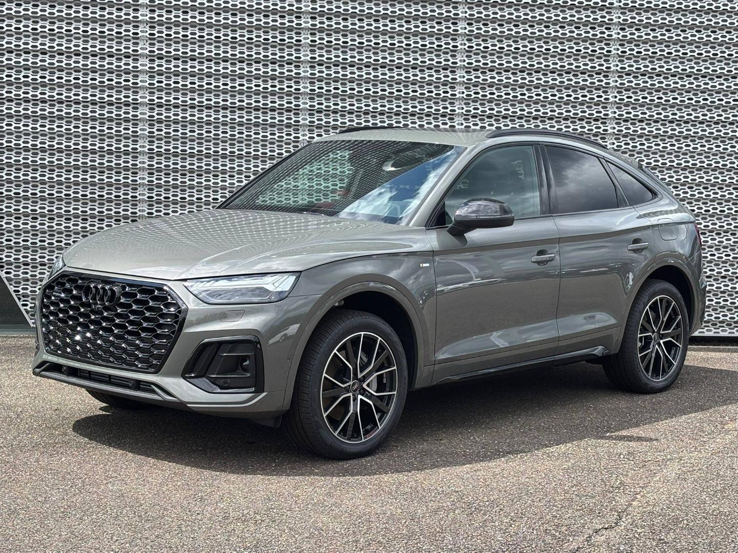 Image about Audi Q5 Sportback TFSI e Black Edition 50 TFSI e Hybride rechargeable quattro220(299)kW(ch)S tronic