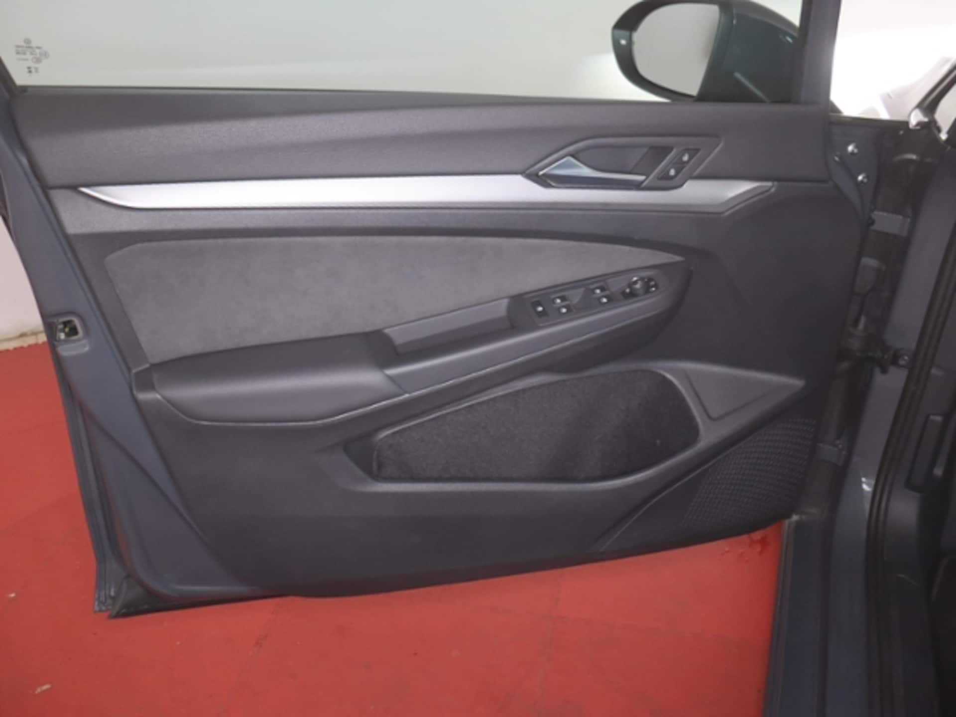 Volkswagen Golf Style