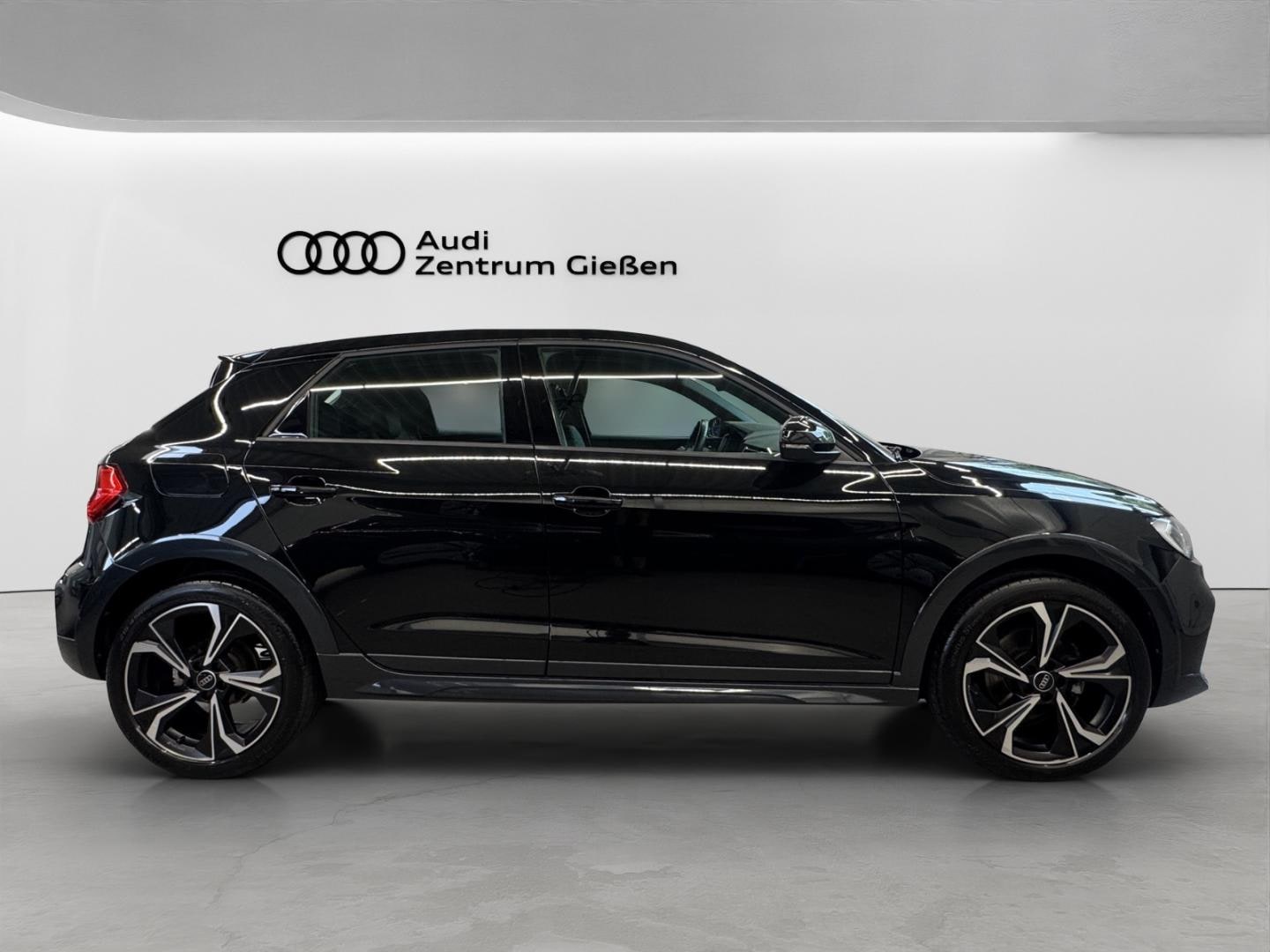 Bild über Audi A1 allstreet 30 TFSI S tronic - für weitere Informationen kontaktieren Sie den Audi Partner